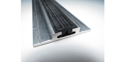 Abdeckgummiprofil Zurrschienen  /11mm univ. schwarz, 1m
