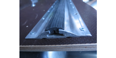 Abdeckgummiprofil Zurrschienen  /11mm univ. schwarz, 1m