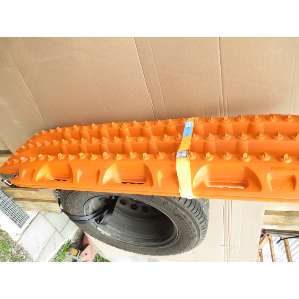 Luggage rack for external spare tires