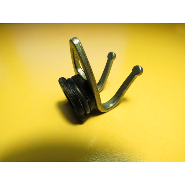 Twist-Fitting "wardrobe" for airline rails