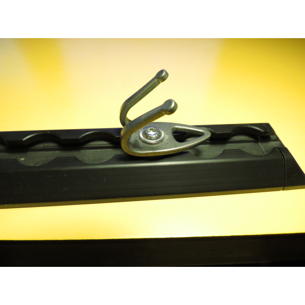 Twist-Fitting "wardrobe" for airline rails
