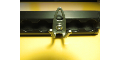 Twist-Fitting "wardrobe" for airline rails
