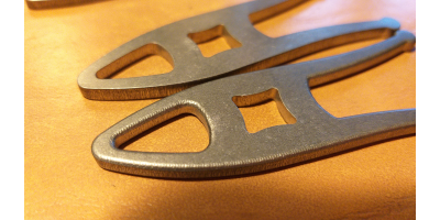 Twist-Fitting "wardrobe" for airline rails