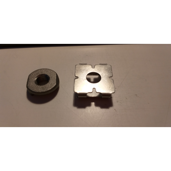 Abverkauf Set: Zurrschienenmutter Gussversion VA M8 + Clip schmal