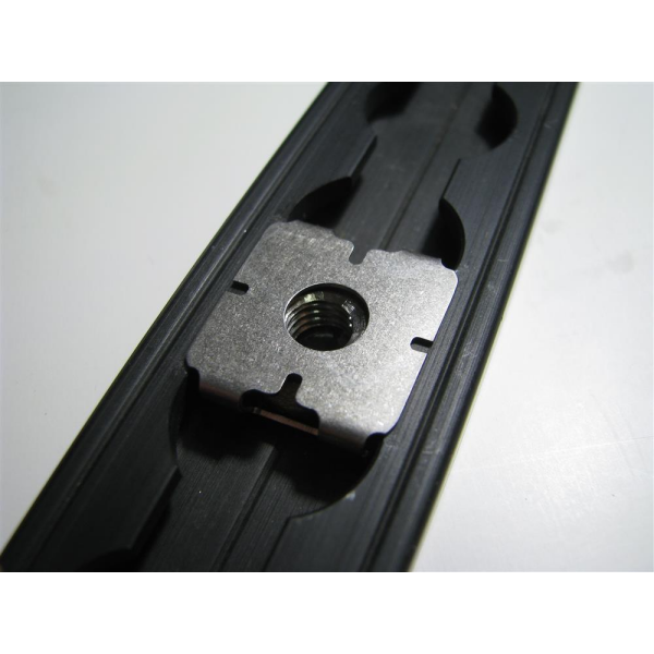 Set: Zurrschienenmutter 2.0 VA M8 + Clip schmal