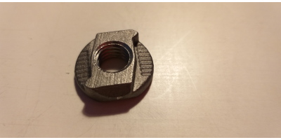 Abverkauf Set: Zurrschienenmutter Gussversion VA M8 + Clip schmal